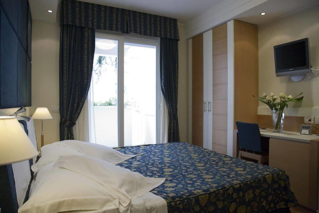 Aparthotel England Riccione Exterior foto